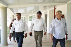 Autoridades recorren el CINER de Puerto Carreño para evaluar programas de educación superior.