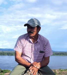 Comerciantes corren con sus productos y familias buscan zonas altas. La angustia del trasteo en medio de la inundación de mitad de año en Vichada.